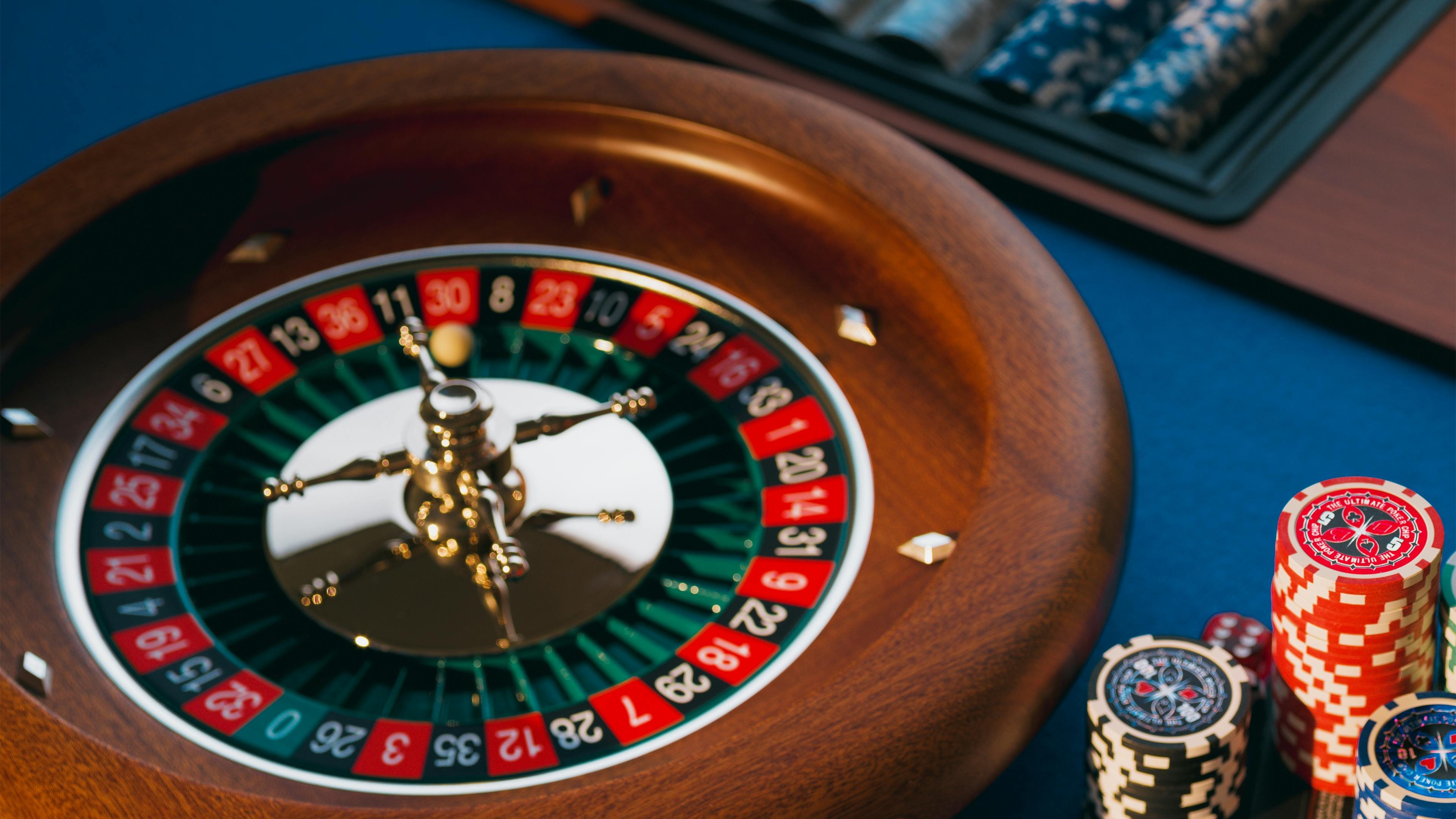 helpwin VIP tier rewards programme interface for Filipino players